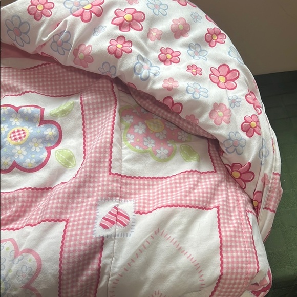 Pink and White Floral Heart Comforter - Picture 9 of 10
